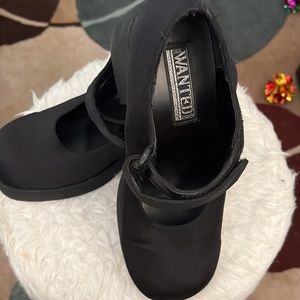 Throwback “Wanted” platform shoes